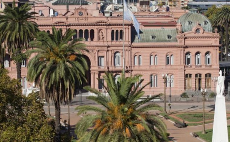 casa_rosada_soleada,Plaza de Mayo y Casco Histórico, Buenos Aires